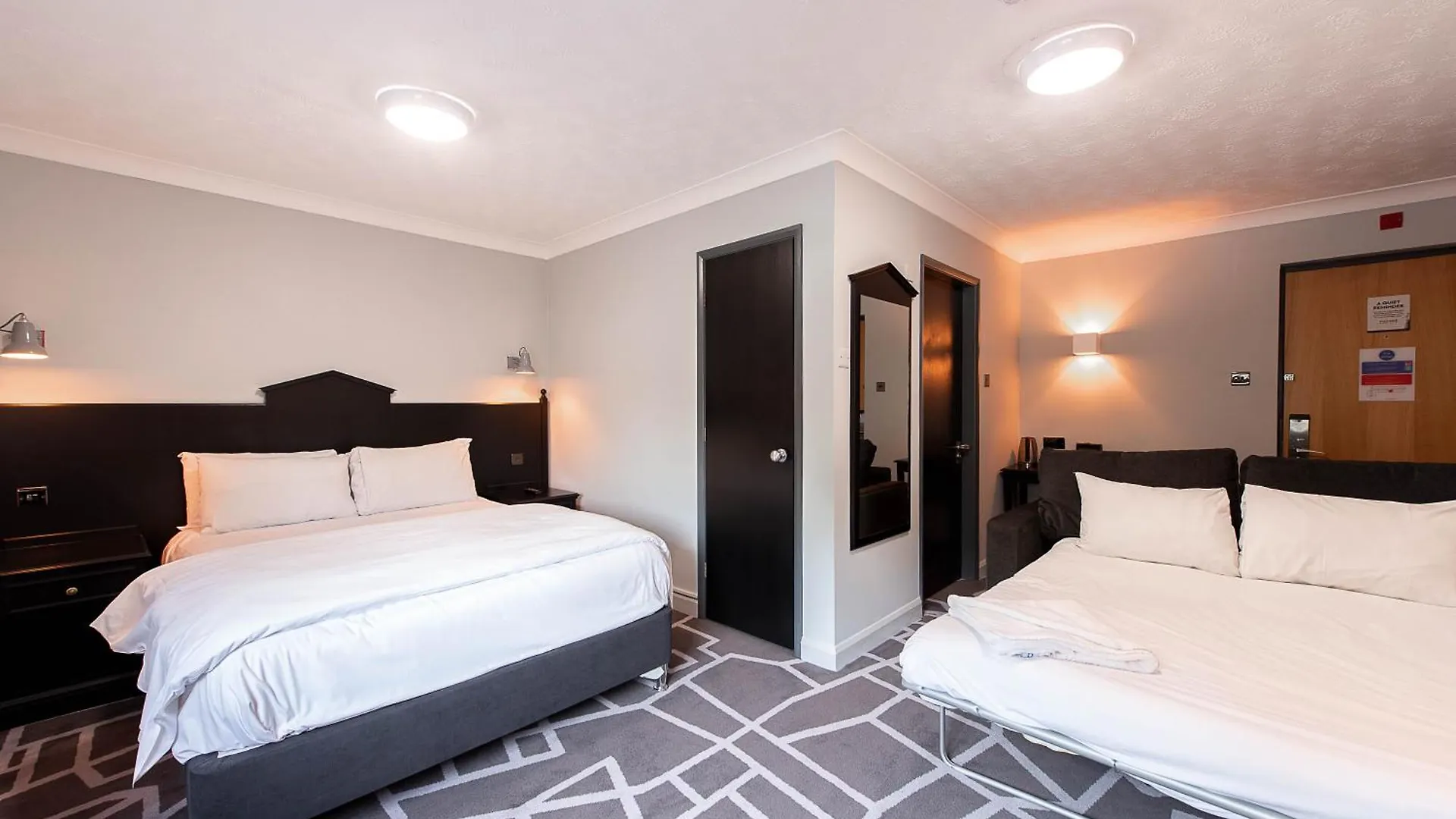 ***  Village Hotel Liverpool Whiston  Regno Unito